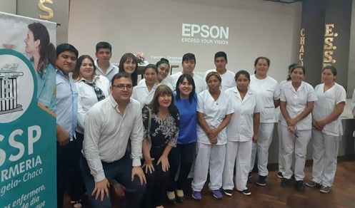 Egresaron nuevos profesionales de enfermer a y obstetricia de